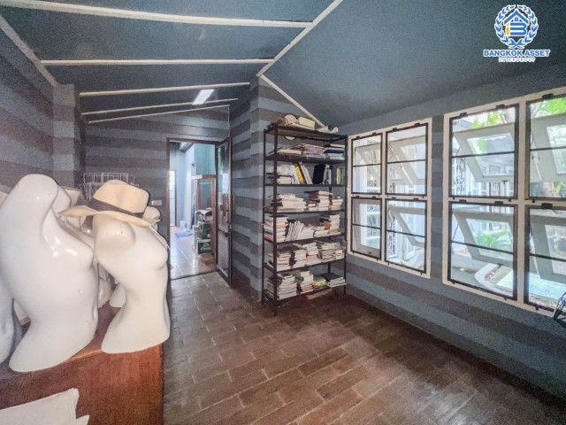 *****บ้านเดี่ยวมือสองย่านกรุงเทพฯ ม.พาร์คเวย์โฮม รามคำแหง เนื้อที่มากถึง 52 ตร.ว. ฟังก์ชันจัดเต็ม 4 ห้องนอน 3 ห้องน้ำ 2 ที่จอดรถ ตกแต่งสวยงาม แถมฟรี! 3 เครื่องปรับอากาศ, 1 เครื่องทำน้ำอุ่น บนทำเลเยี่ยม ใกล้รถไฟฟ้าในอนาคตสายสีส้ม "สถานีน้อมเกล้า"